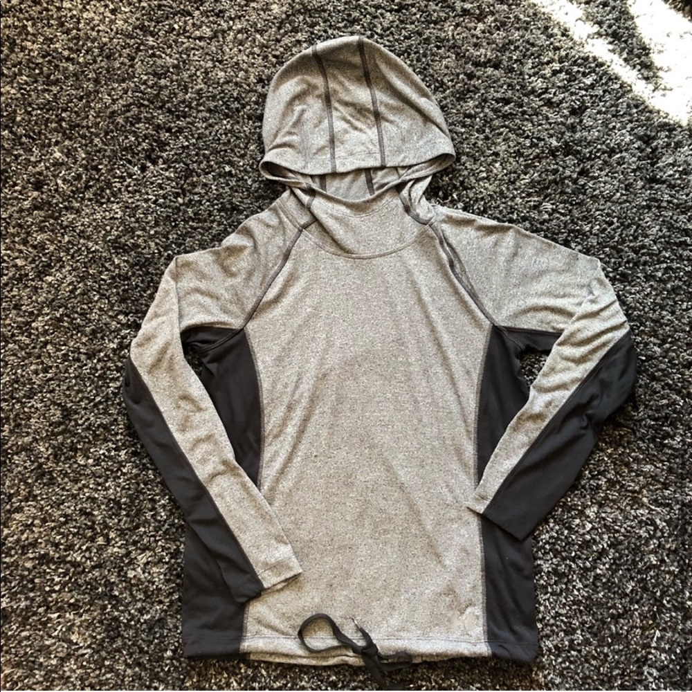Under Armour  Cowlneck Hooded Threadborne Top S